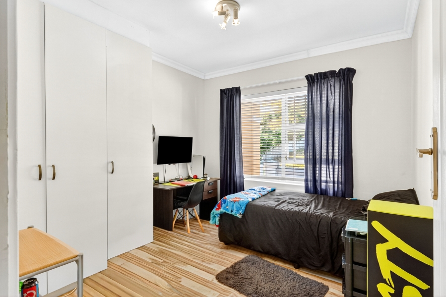 6 Bedroom Property for Sale in Olive Grove Western Cape